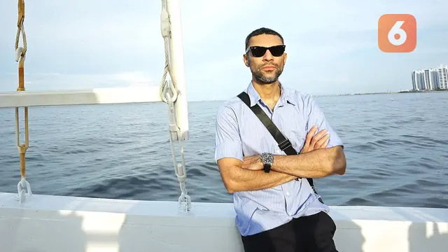 [Fimela] Didi Riyadi di atas Kapal Phinisi