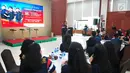 Sekretaris Pertamina, Syahrial Mochtar memberi sambutan saat menerima kunjungan finalis Citizen Journalist Academy (CJA) Energi Muda Pertamina di Kantor Pusat Pertamina, Jakarta, Rabu (15/11). (Liputan6.com/Helmi Afandi)