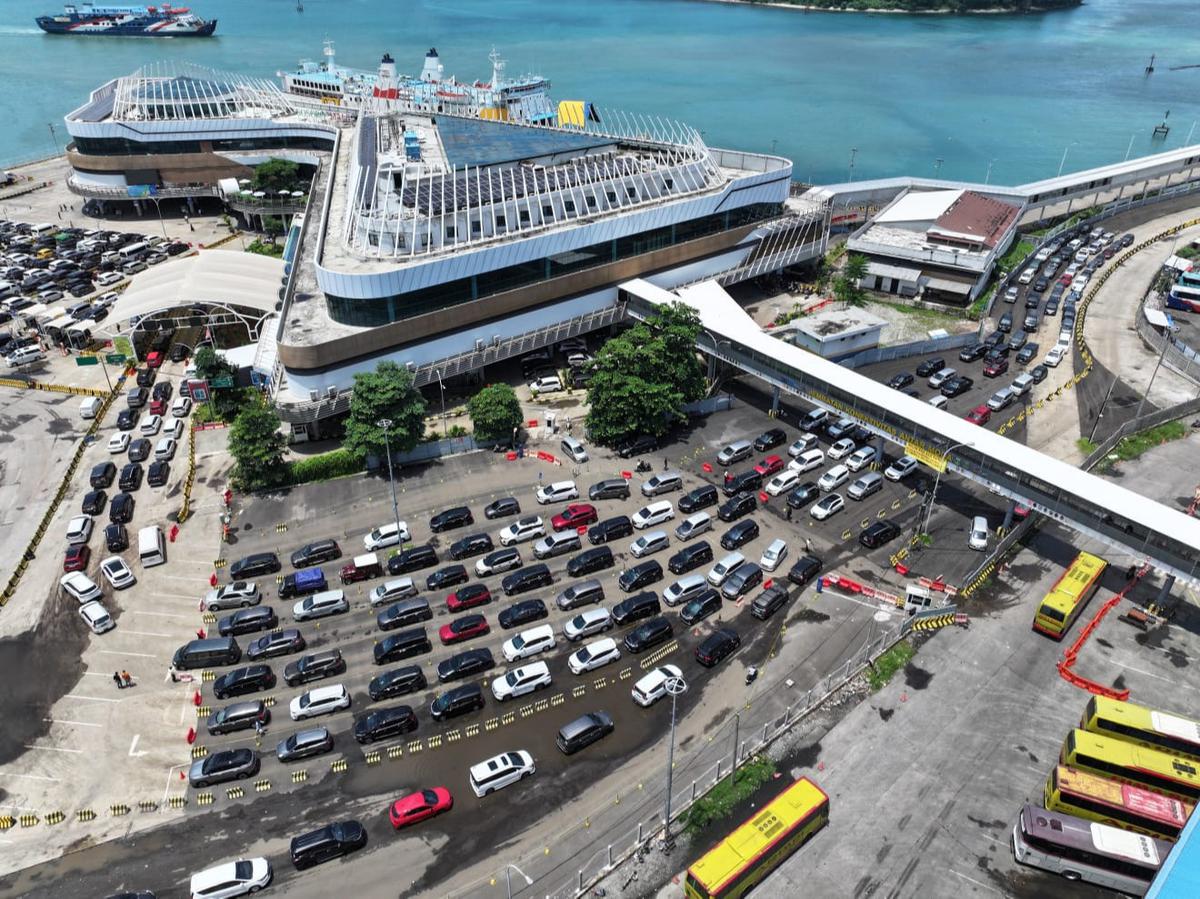 PT ASDP Indonesia Ferry (Persero) sukses melayani sekitar 45,6 juta penumpang kapal ferry sepanjang tahun 2023 di 37 pelabuhan yang dikeloa ASDP, dari Sabang sampai Merauke.