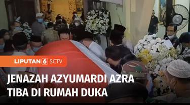 Jenazah Ketua Dewan Pers, Azyumardi Azra tiba di rumah duka di Ciputat, Tangerang Selatan, Banten, Senin (19/09) malam. Rencananya, jenazah akan dimakamkan di Taman Makam Pahlawan Kalibata, hari ini.