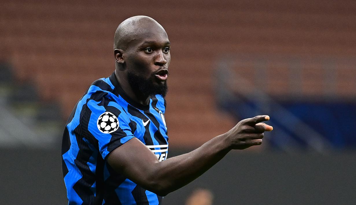 6. Romelu Lukaku - (22 gol) - Penyerang asal Belgia ini tampil tajam sepanjang tahun 2020 bersama Inter Milan. Romelu Lukaku tercatat telah menyumbangkan 22 gol untuk Inter Milan di semua kompetisi pada tahun 2020. (AFP/Miguel Medina)