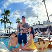 Jedar bersama dengan keluarga kecilnya[Foto: Instagram.com/inijedar]