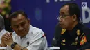Kepala BNN Irjen Heru Winarko (kiri) menyimak paparan dari Direktur Jenderal Bea dan Cukai Kementerian Keuangan, Heru Pambudi saat acara rilis akhir tahun 2018 BNN di gedung BNN, Jakarta, Kamis (20/12). (Merdeka.com/Imam Buhori)