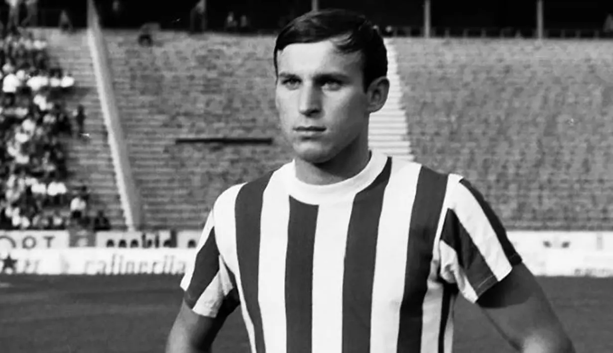 7. Dragan Dzajic, bomber asal Yugoslavia ini berhasil tampil mengejutkan dengan mencetak empat pada Piala Eropa 1968 serta sukses membawa negaranya ke partai final. (UEFA)