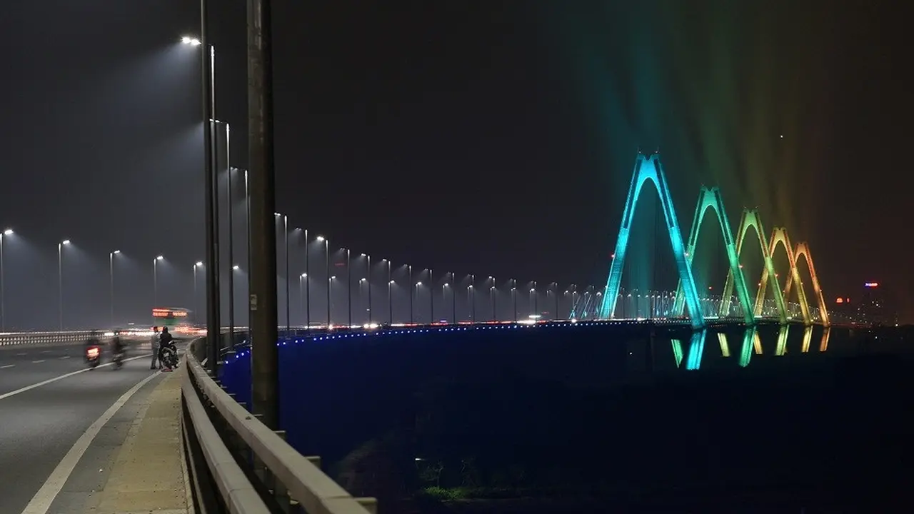 Jembatan Nhat Tan