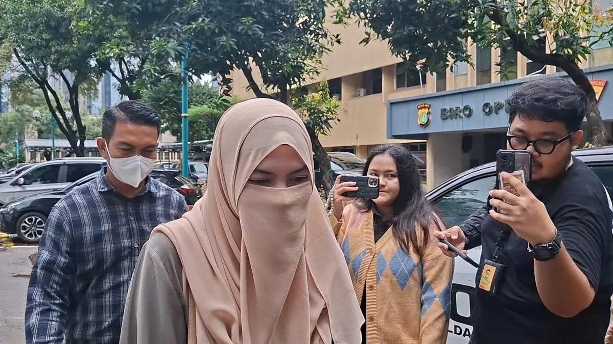 Wardatina Mawa Penuhi Panggilan Polisi soal Laporannya Terhadap Inara Rusli dan Insanul Fahmi