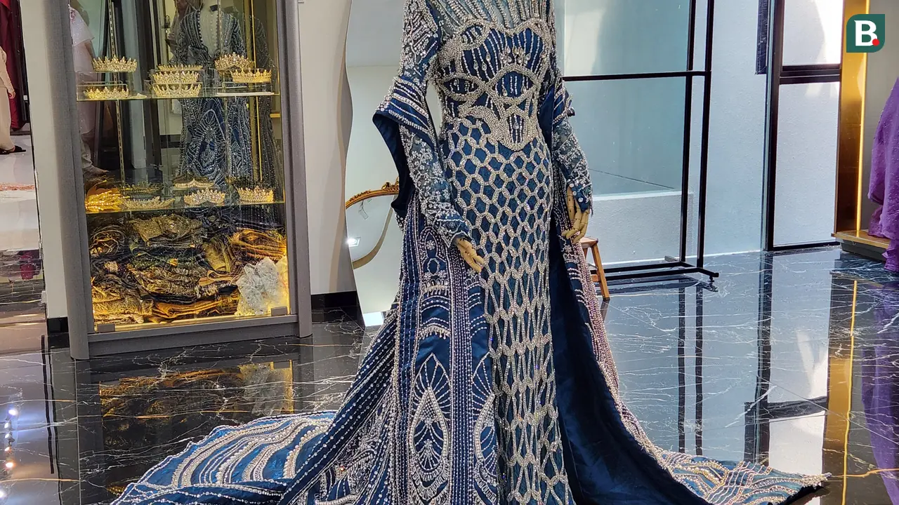 Gaun pengantin istri Rizky Ridho