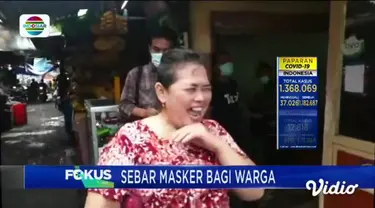 Tim YPP SCTV-Indosiar turun tangan ikut sampaikan sosialisasi pada warga tentang pentingnya protokol kesehatan di masa pandemi covid-19. Kegiatan ini juga diikuti dengan pembagian sejumlah masker.