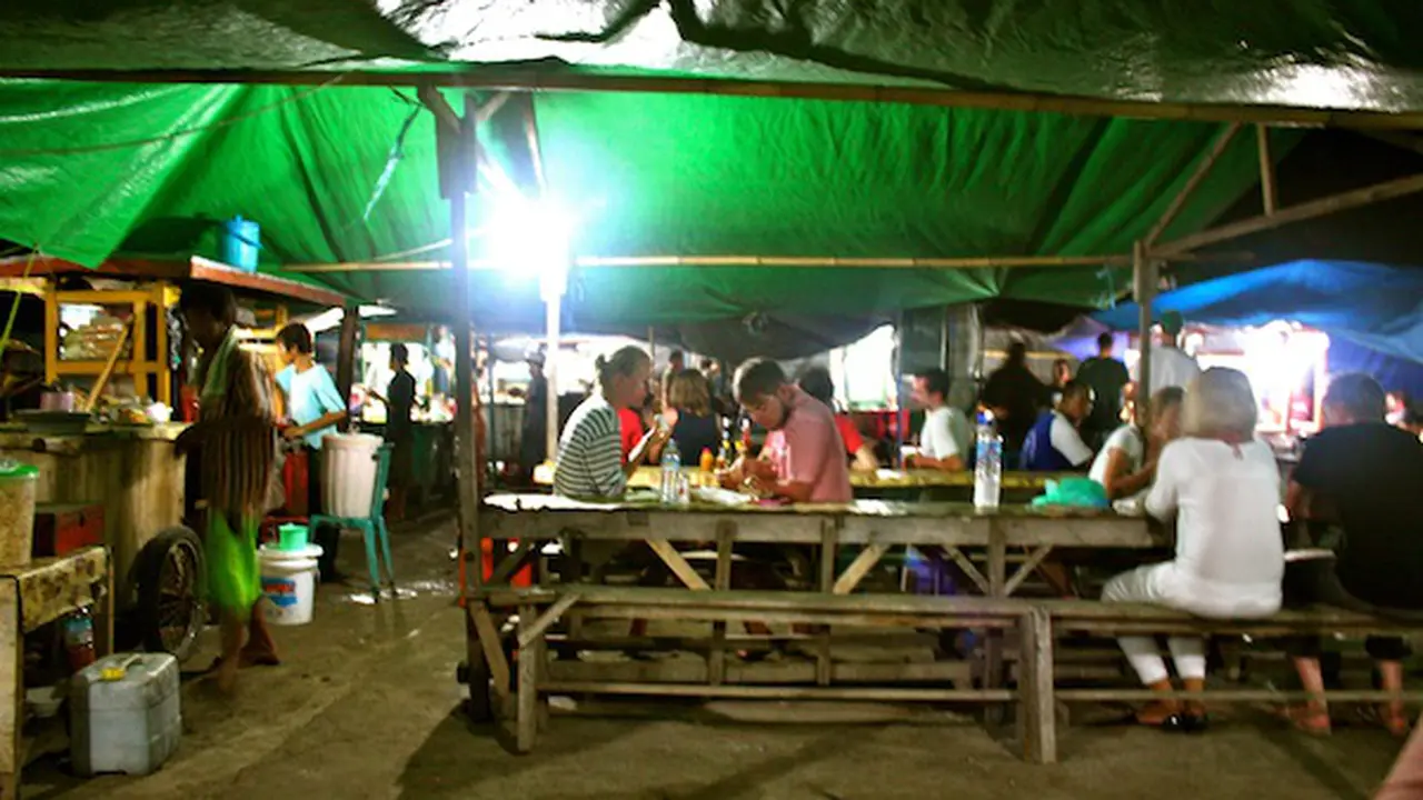 Tips Makan tetap Sehat di Warung Kaki Lima
