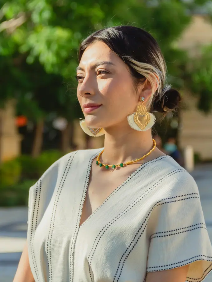 bekerja karir sukses mandiri cantik tersenyum