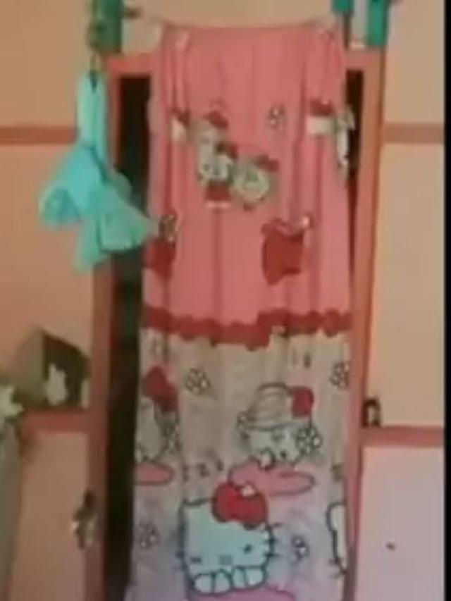 6 Potret Rumah Fajar Sad Boy, Sederhana Berdinding Kayu