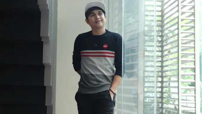 [Bintang] Berawal dari Iseng, Ini Kisah Popularitas Azmi dan Single Pernah