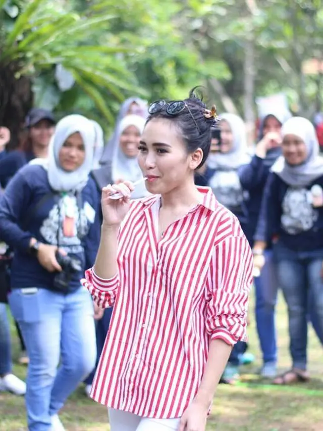 [Bintang] Ayu Ting Ting