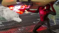 The Amazing Spider-Man 2 mencoba menampilkan bagaimana Peter Parker mengalami kesulitan dalam menata kehidupannya sebagai superhero.