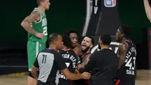 Selebrasi pemain Raptors usai menang dramatis atas Celtics (AP)