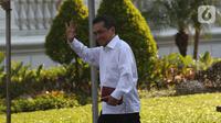 Ketum PB Ikatan Anggar seluruh Indonesia Agus Suparmanto tiba di Kompleks Istana Kepresidenan di Jakarta, Selasa (22/10/2019). Sama seperti yang lain, Agus menyambangi Istana dengan mengenakan kameja putih. (Liputan6.com/Angga Yuniar)