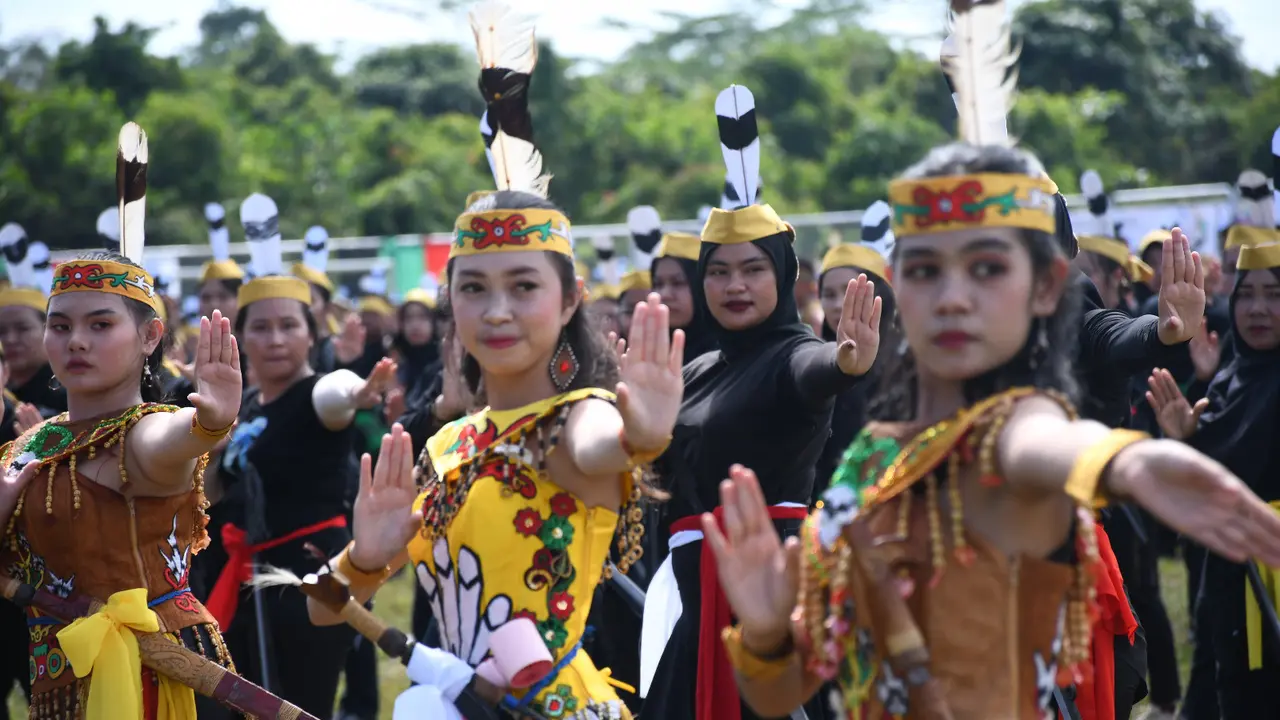 Tari Mandau Pulang Pisau Pecahkan Rekor Dunia MURI