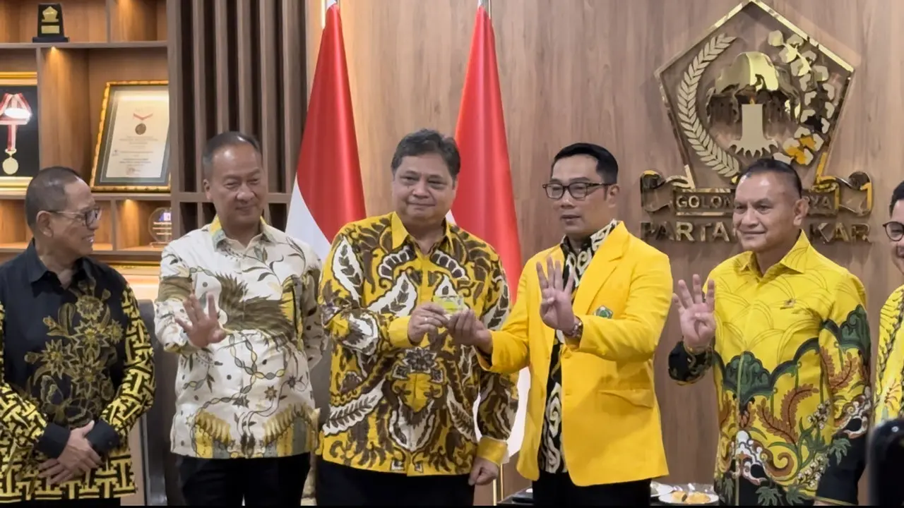 Gubernur Jawa Barat Ridwan Kamil resmi menjadi anggota Partai Golkar.
