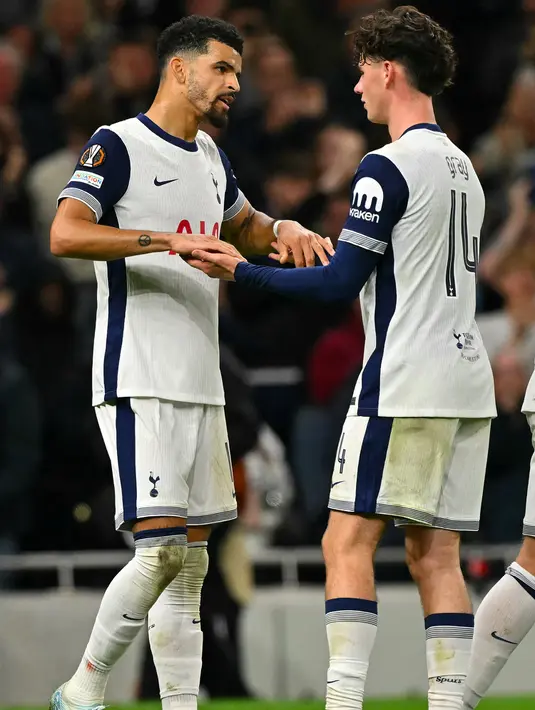 Gol Dominic Solanke pada menit ke-68 menutup pesta gol Tottenham Hotspur saat menjamu Qarabag. (Glyn KIRK/AFP)