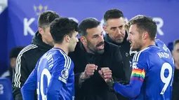 Van Nistelrooy ditunjuk menggantikan Steve Cooper yang dipecat usai kekalahan dari Chelsea. Eks caretaker Manchester United ini dikontrak selama 2,5 tahun. (AFP/Adrian Dennis)