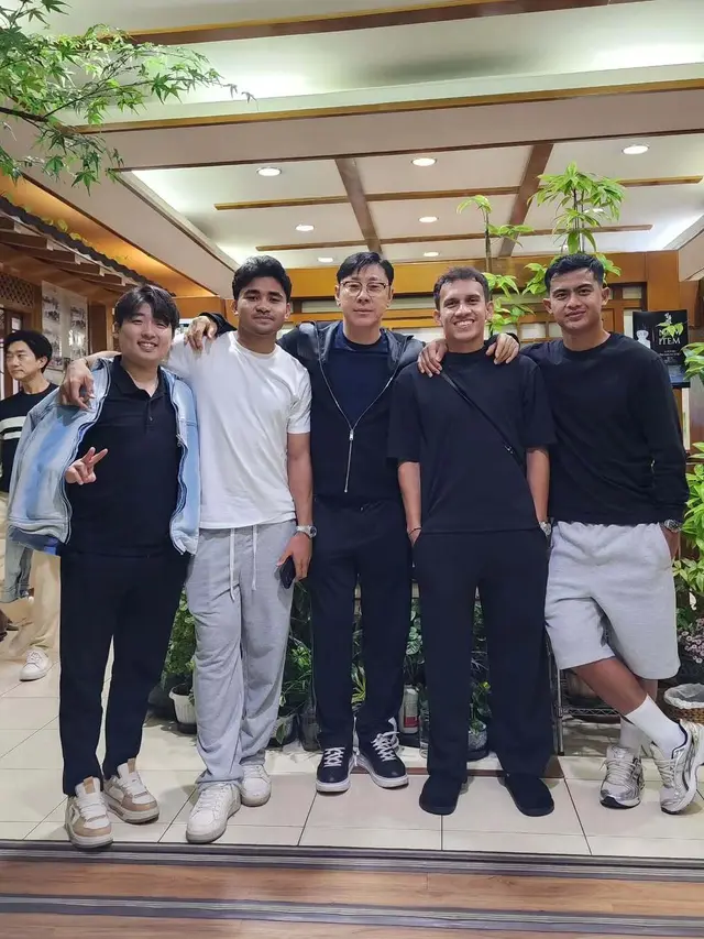 Mantan pelatih Timnas Indonesia, Shin Tae-yong, bereuni dengan tiga mantan pemainnya yang ia unggah dalam akun Instagramnya, @shintaeyong7777, pada Rabu (11/3/2026).