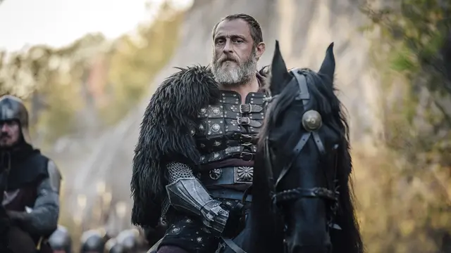 Roland Moller sebagai Torak dalam Medieval. (Foto: Dok. WOG FILM s.r.o./ IMDb)