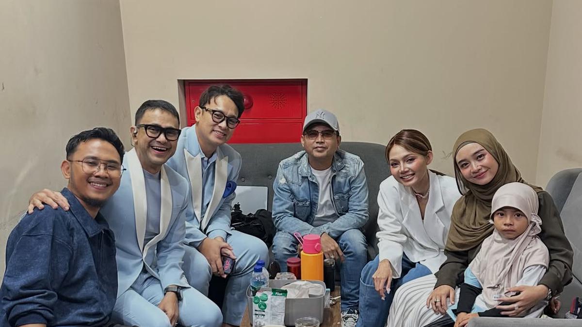 Ega Noviantika &amp; Rafly Nostalgia Dangdut Academy 8, Disambut Hangat