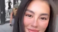 Agnez Mo Kirim Pesan Cinta dari Toronto untuk Indonesia, Ada Nuansa Brave Pink dalam Penampilannya