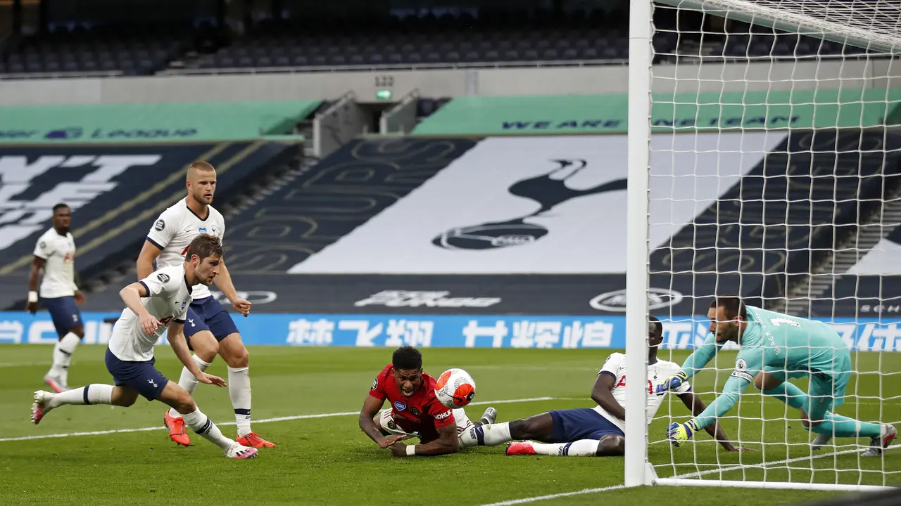 Bruno Fernandes Selamatkan Manchester United dari Kekalahan di Kandang Tottenham