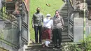 <p>Presiden Joko Widodo saat kunjungan ke Pura Tirta Empul yang terletak di belakang Istana Tampaksiring, Gianyar, Bali, Jumat, (6/5/20222). (merdeka.com/Arie Basuki)</p>