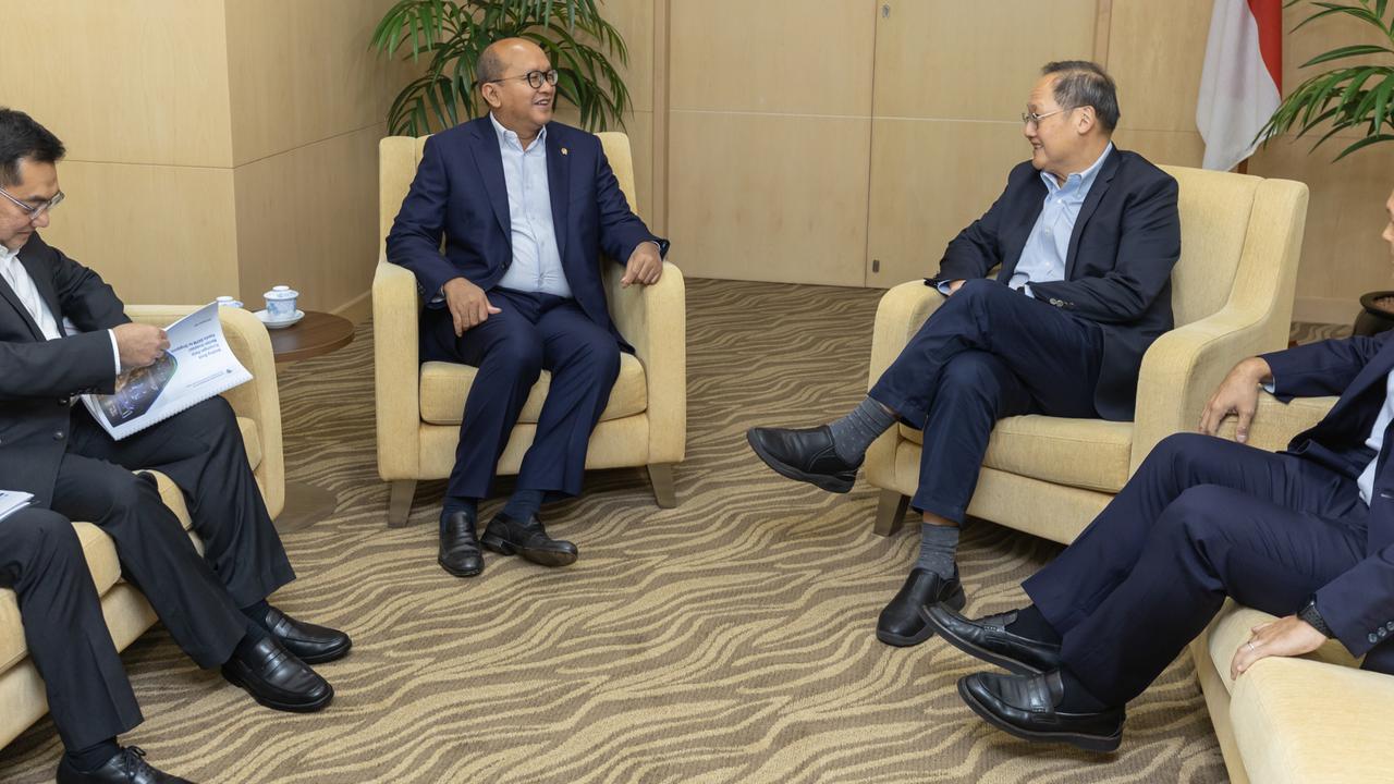 Menteri Investasi/Kepala Badan Koordinasi Penanaman Modal (BKPM), Rosan Roeslani di Singapura