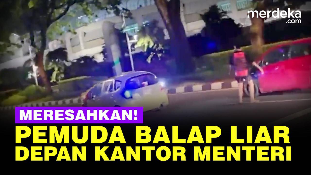 VIDEO: Bikin Resah 4 Pemuda Balap Mobil Liar Depan Kantor Menpora, Ditindak Polisi