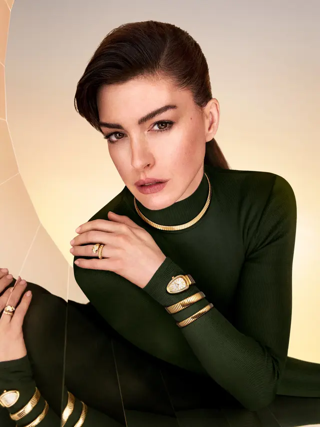 Glamour Modern Serpenti Bvlgari 2026 Lewat Gaya Anne Hathaway dan Priyanka Chopra Jonas