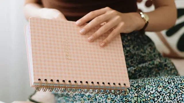 2. Fokus pada Aktivitas yang Dilakukan