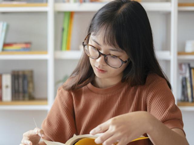37 Kata Kata Inspiratif Tentang Buku Cocok Jadi Caption Di Instagram Ragam Bola Com
