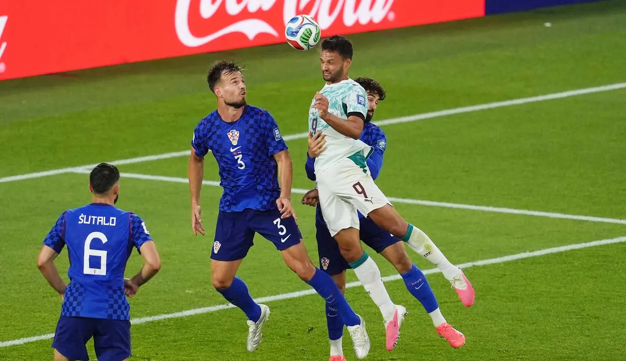 Pemain Portugal Goncalo Ramos menyundul bola untuk mencetak gol kedua Portugal selama pertandingan sepak bola babak 32 besar Piala Dunia antara Portugal dan Kroasia di Toronto, Kamis, (02/07/2026). (AP Photo/Sam Balkansky)