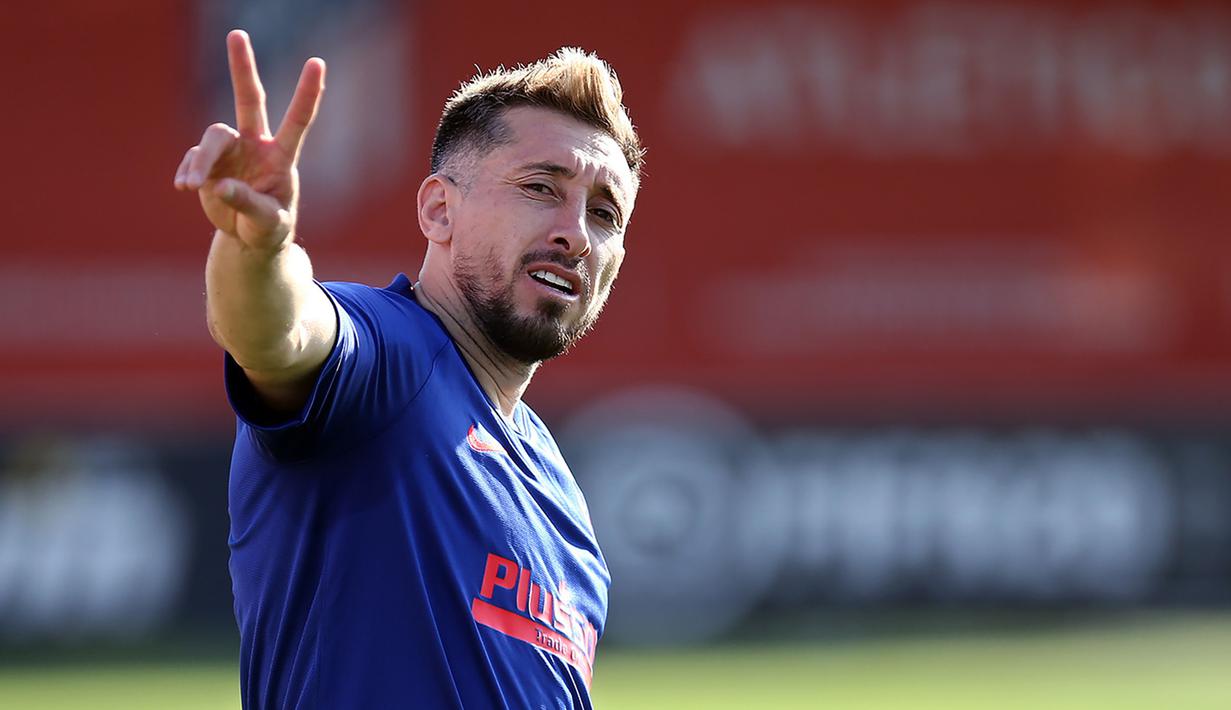 Pemain Atletico Madrid, Hector Herrera, saat mengikuti sesi latihan di Training Complex, Majadahonda, Madrid, Senin (25/5/2020) waktu setempat. Klub-klub Liga Spanyol kembali jalani latihan jelang bergulirnya kompetisi La Liga. (AFP/Handout/Atletico Madrid)