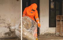 Ngeri! Rumah di Lumajang Dikuasai Koloni Tawon Mematikan, Warga Kewalahan sampai Minta Tolong Damkar