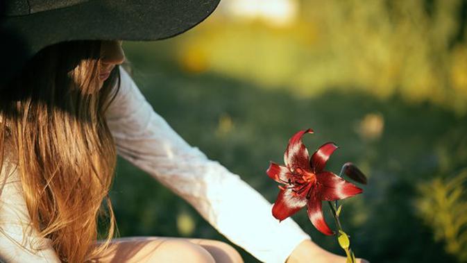 Ibuku Mungkin Cuma Wanita Biasa Tapi Pengorbanannya Untukku Luar Biasa Lifestyle Fimela Com Уилл смит, мэри элизабет уинстэд, клайв оуэн и др. tapi pengorbanannya untukku luar biasa