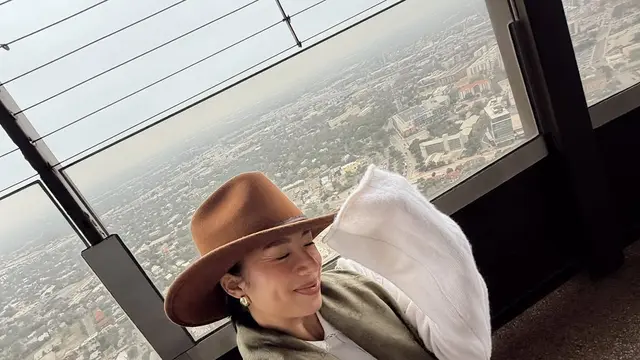 Dari Bali Girl, Jennifer Bachdim Tampil Modis Jadi Cowgirl di Texas dalam Balutan Winter Look