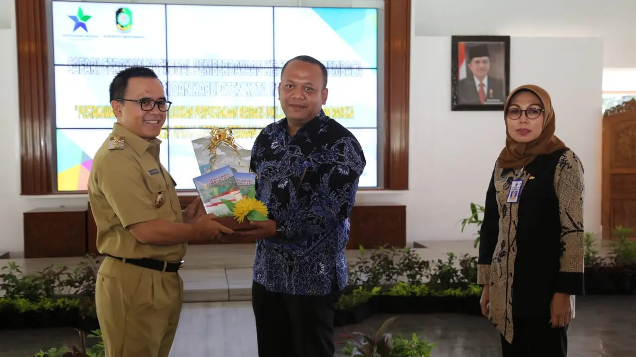 Dukung Gerakan Gemar Membaca, Banyuwangi Cetuskan Wisata Buku bagi Milenial