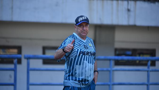 pelatih persib tuntut jadwal resmi bri liga 1 2021 / 2022