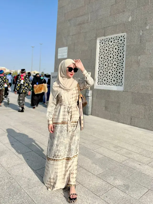 Umi Kalsum saat berada di Mekah menunaikan ibadah umrah (ist)