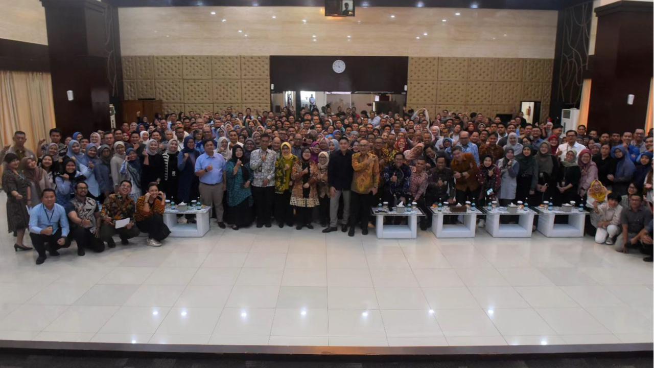 Mayor Teddy dan Jajaran Seskab