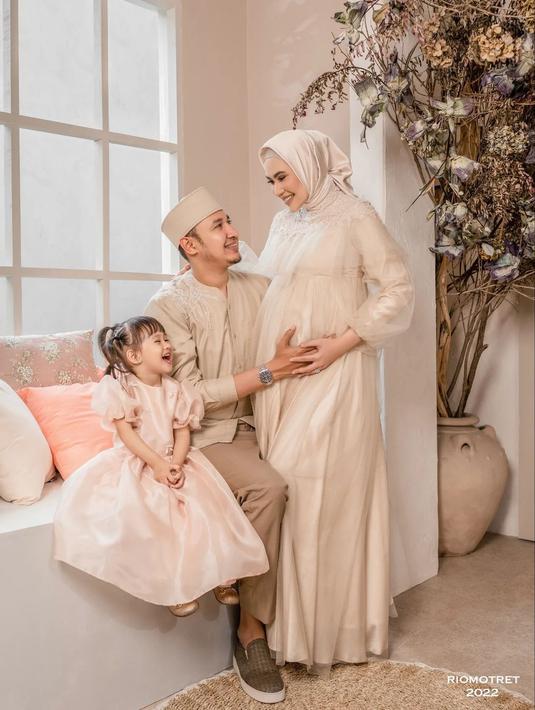 Kartika Putri Maternity Shoot (Instagram/Riomotret)