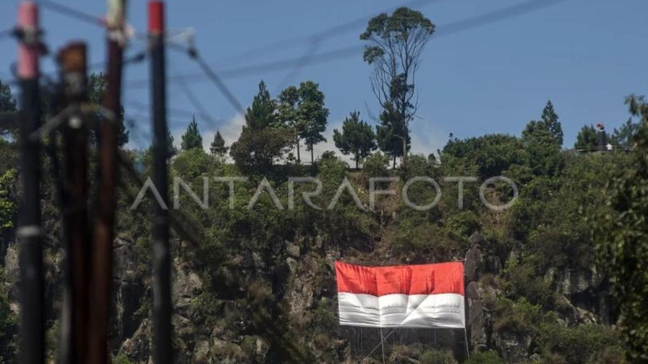 Badan Geologi Ungkap Jatuhan Batu Besar di Gunung Batu Lembang Fenomena Alami