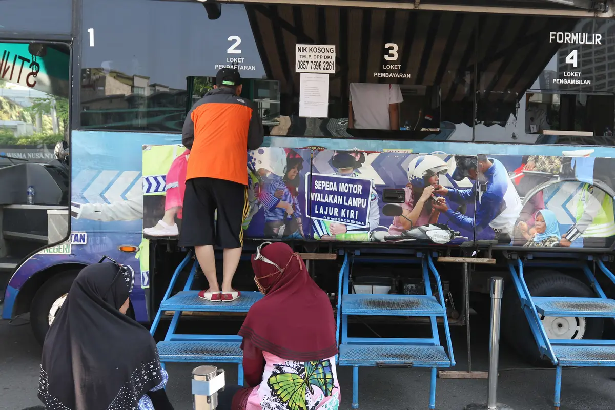Bayar Pajak Kendaraan Saat Acara Car Free Day