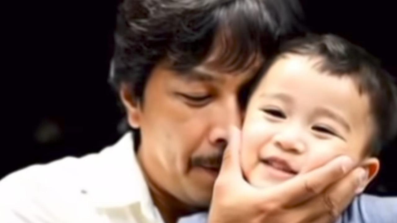 Momen Menyentuh Rayyanza & Rafathar Dipeluk Cium Alm Munawar Ahmad Ayah Raffi Ahmad, Video Editan Bikin Mewek