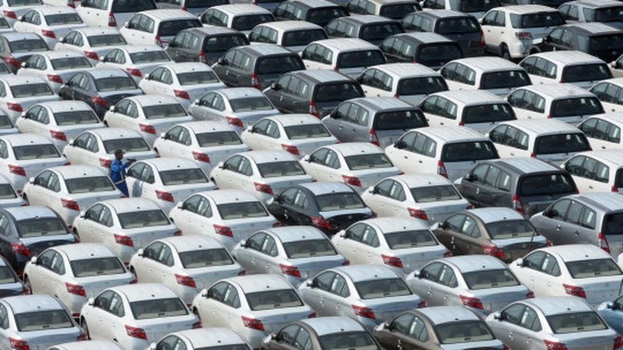 Pertengahan 2015, penjualan mobil di Indonesia menurun