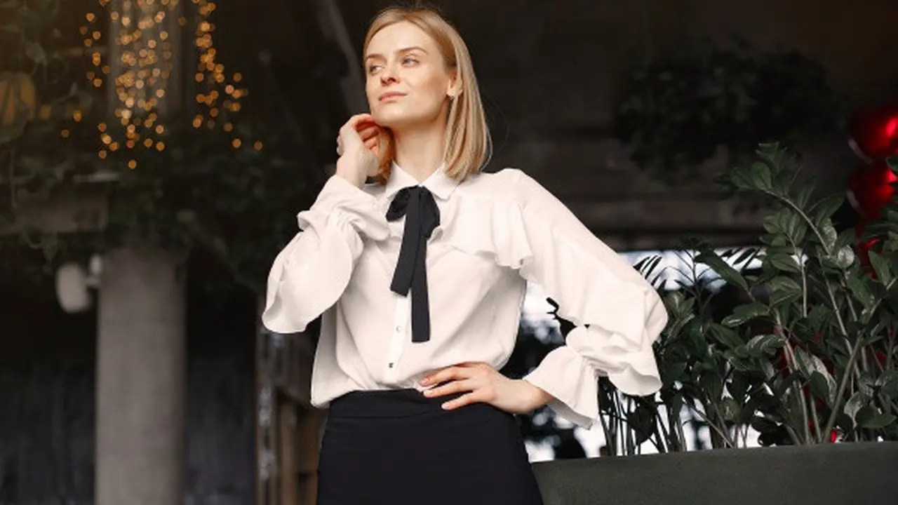 Ilustrasi Model Blouse untuk Acara Formal (Credit: prostooleh/freepik)